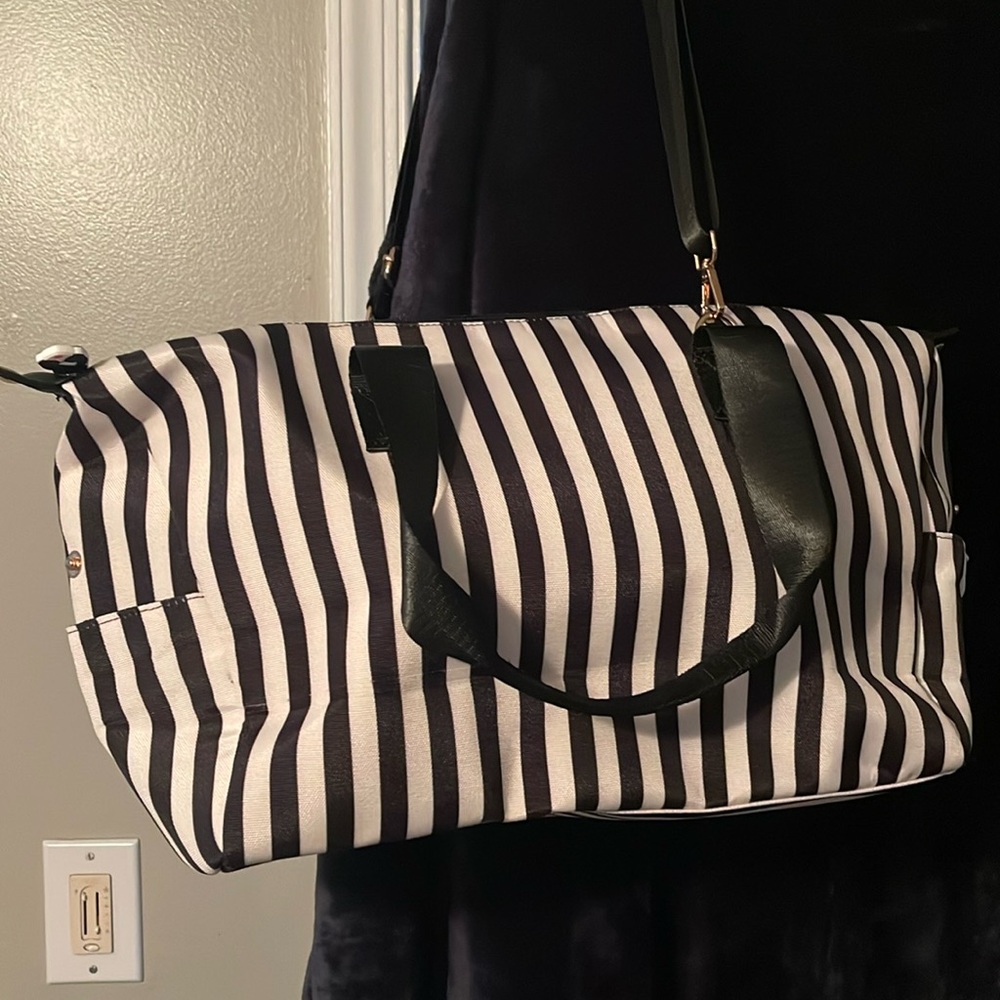Alice and Olivia by Stacey Bendet